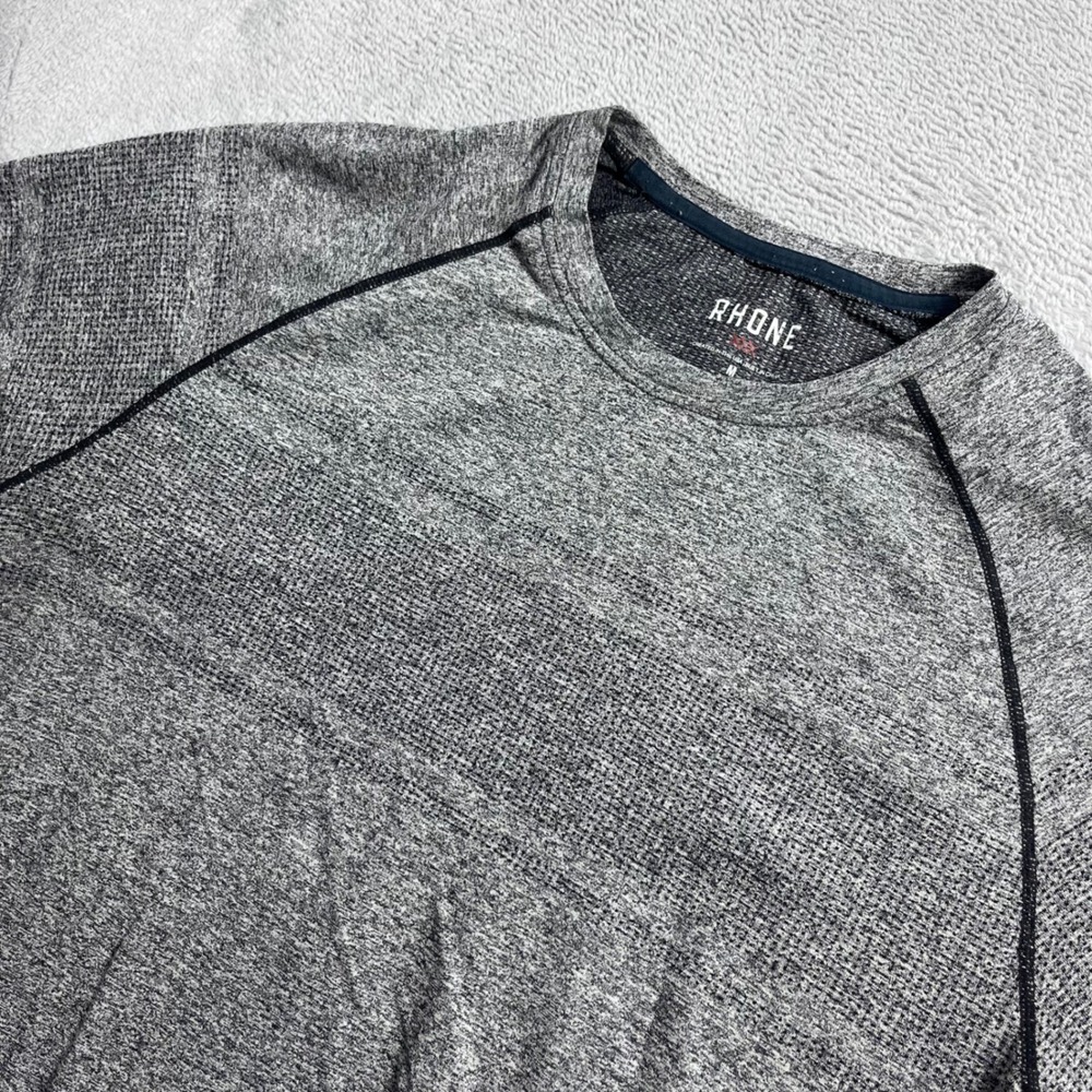 Rhone Reign Training Shirt Mens Medium Gray Heather Short Sleeve Athletic Tee
